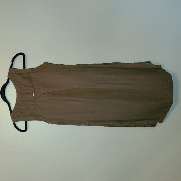 Flowy Prana Dress - Picture 3 of 4
